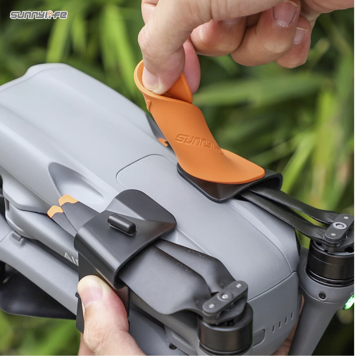 SunnyLife DJI Air 3 Propeller Holder - Orange 5 SunnyLife DJI Air 3 Propeller Holder - Orange - Image 3