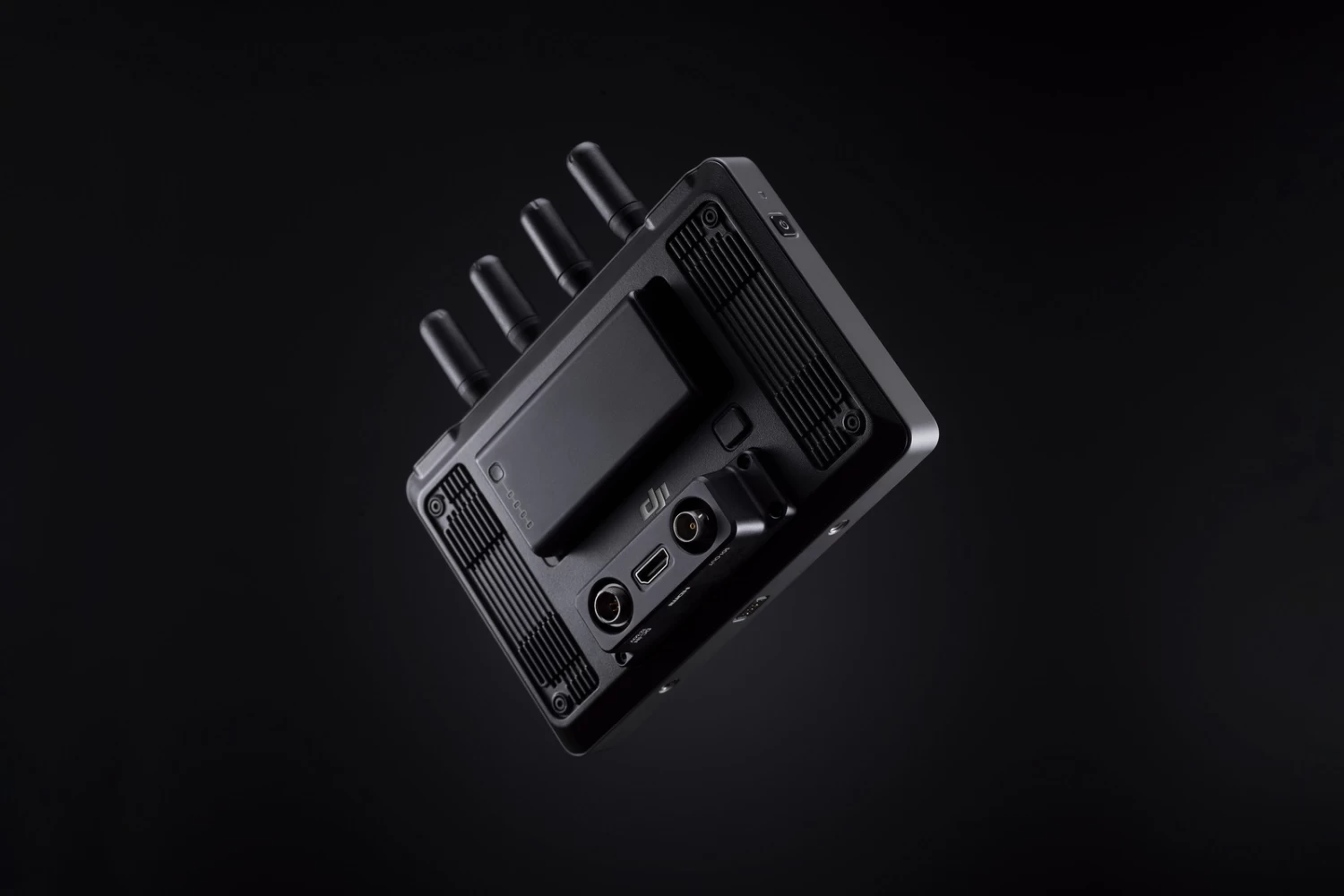 DJI Ronin 4D Remote Monitor Expansion Plate (SDI/HDMI/DC-IN) 3 DJI Ronin 4D Remote Monitor Expansion Plate (SDI/HDMI/DC-IN)