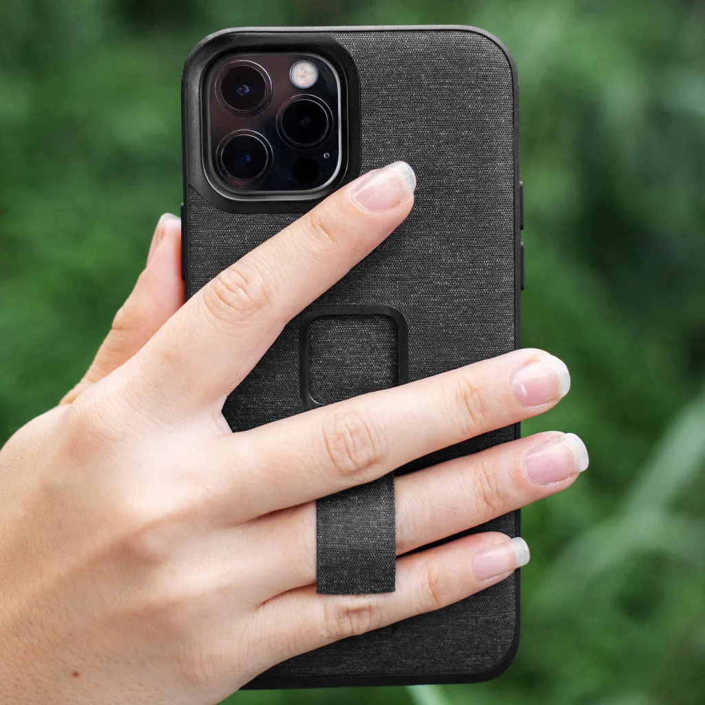 Peak Design Mobile IPhone 15 Pro Max V2 Loop Case - Charcoal 6 Peak Design Mobile IPhone 15 Pro Max V2 Loop Case - Charcoal - Image 4